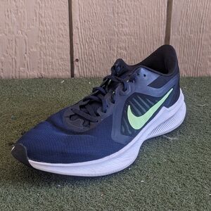 Nike Downshifter 10 sz 11M